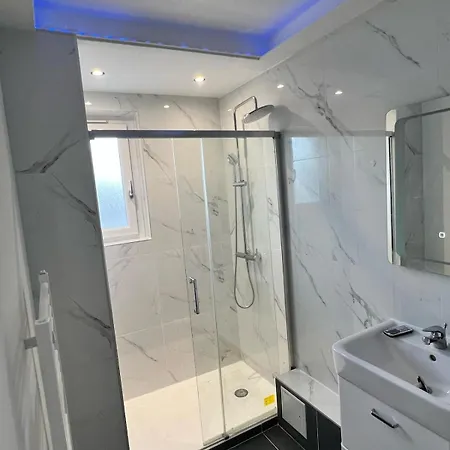 T2 Standing סאן לואיס